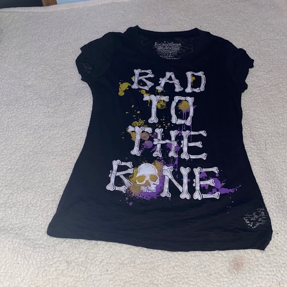 Black t shirt